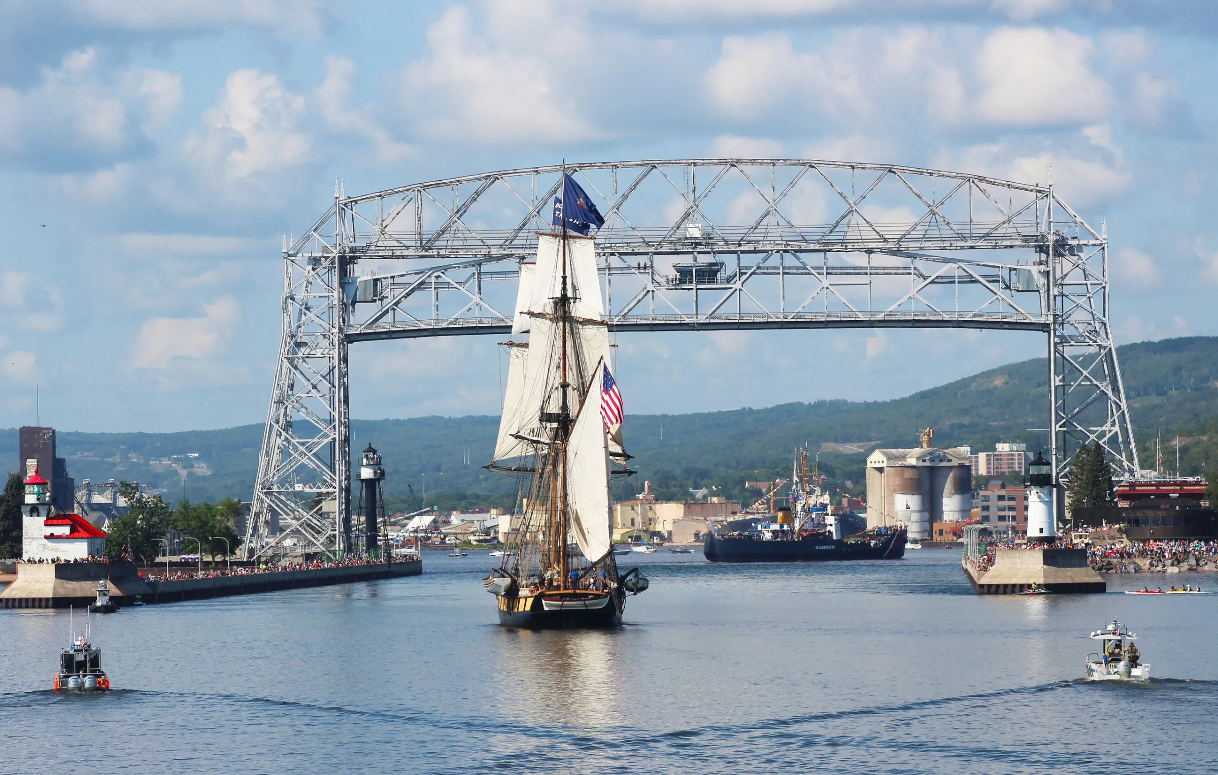 Vista Star Grand Parade of Sail in Duluth, Minnesota a Lake superior tall ship